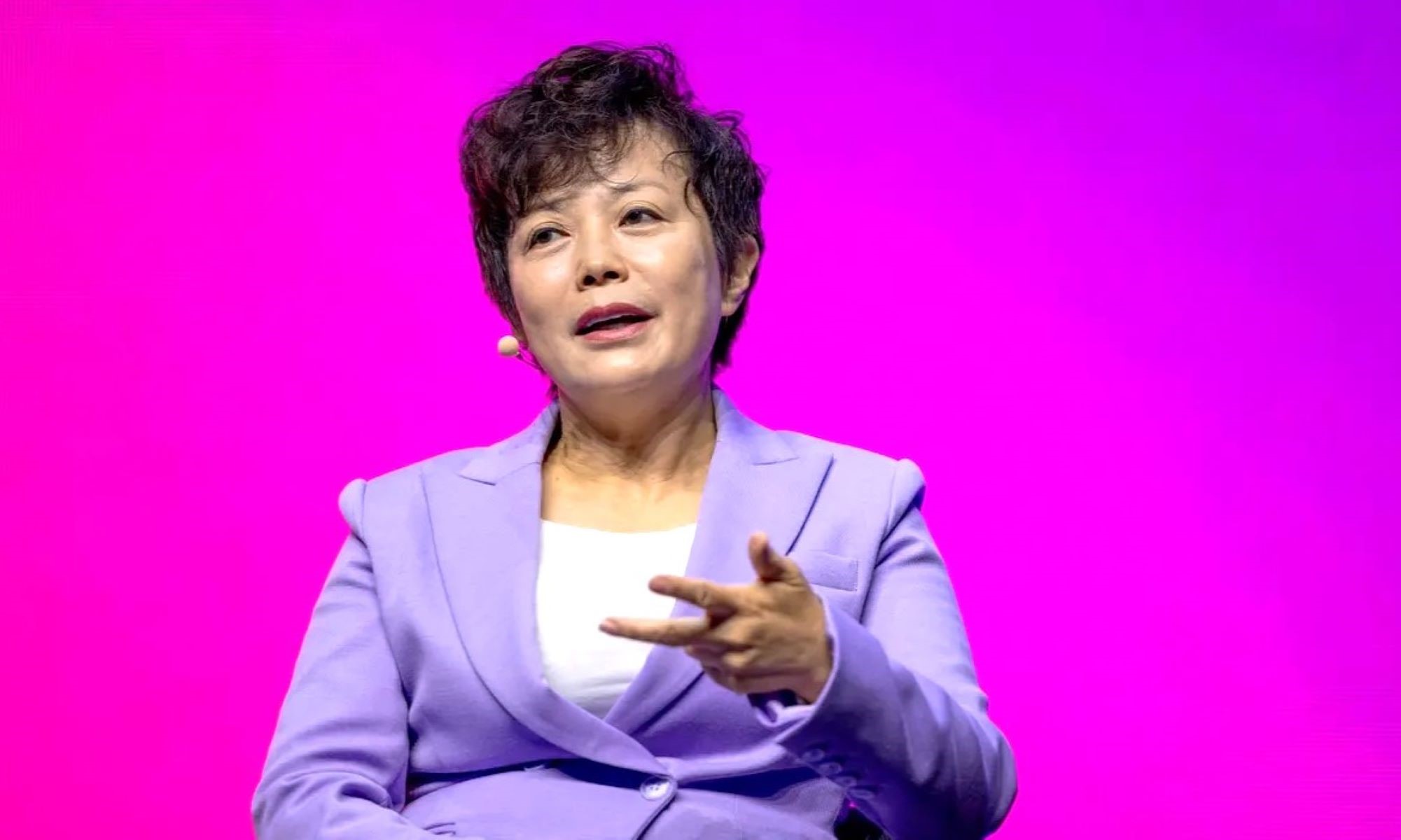 La vicepresidenta de BYD ha hablado muy claro de lo que, a su juicio, impedirá a BYD superar a Toyota en los próximos años.