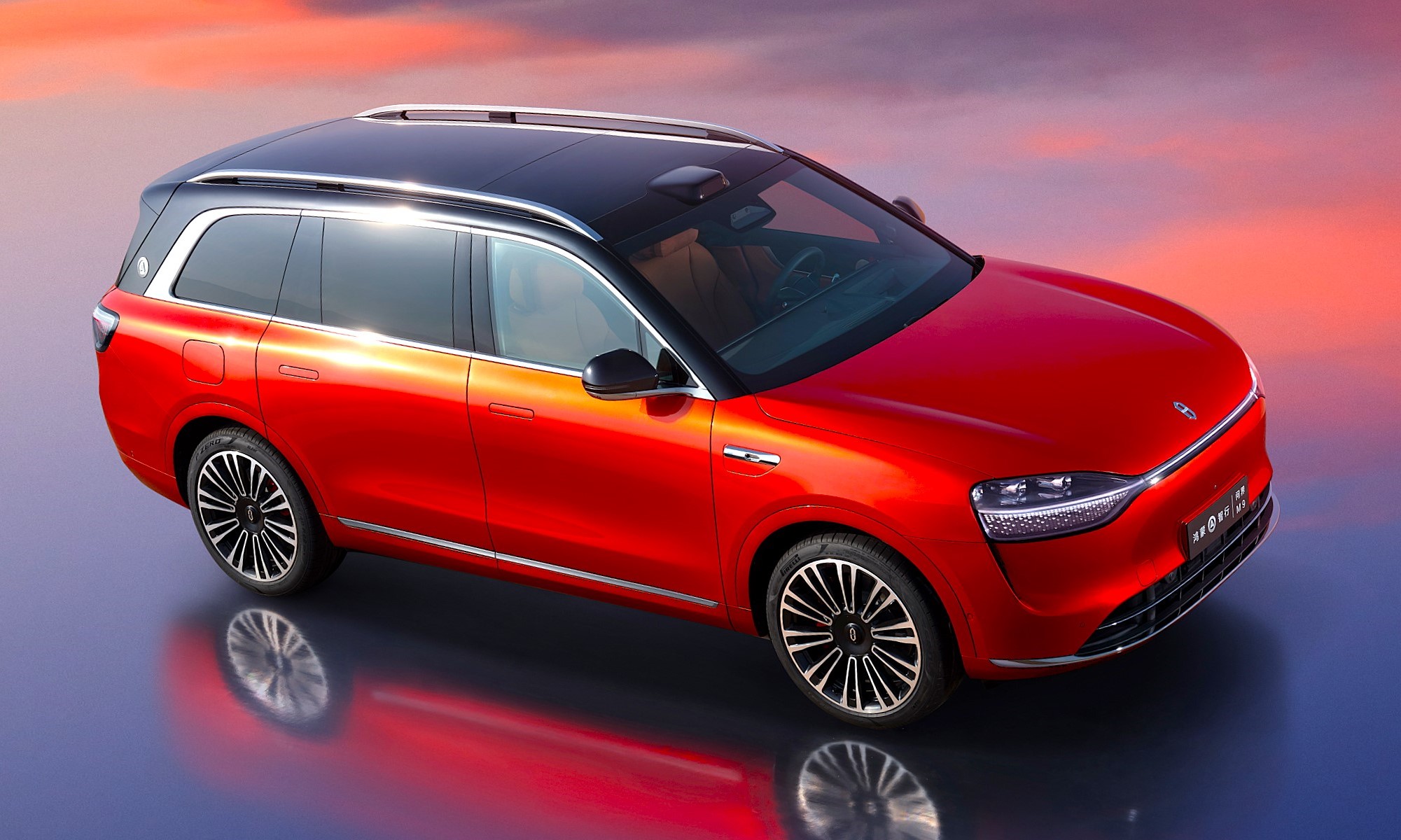 El AITO M9 mide 5,23 m y es el buque insignia de esta marca china de lujo que llegará a Europa tras vender 1,2 millones de unidades.