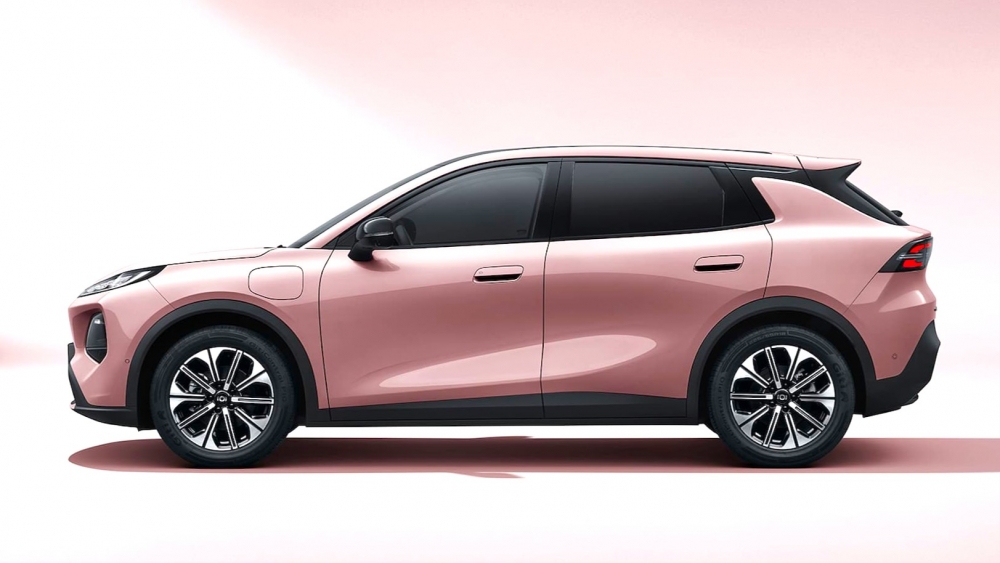 Changan Nevo Q05 Changan vs BYD la marca revelación en España lanza un SUV eléctrico barato de 450 km y 540 L que desafía al Atto 3 (3) Changan Nevo Q05 Changan vs BYD la marca revelación en España lanza un SUV eléctrico barato de 450 km y 540 L que desafía al Atto 3 (3)