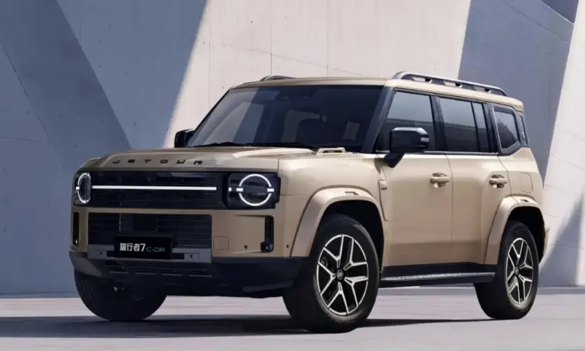 Es imposible negar el parecido entre el Traveller 7 y el Ford Bronco.