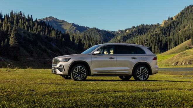 Geely Monjaro EM i Lateral Geely Monjaro EM i Lateral