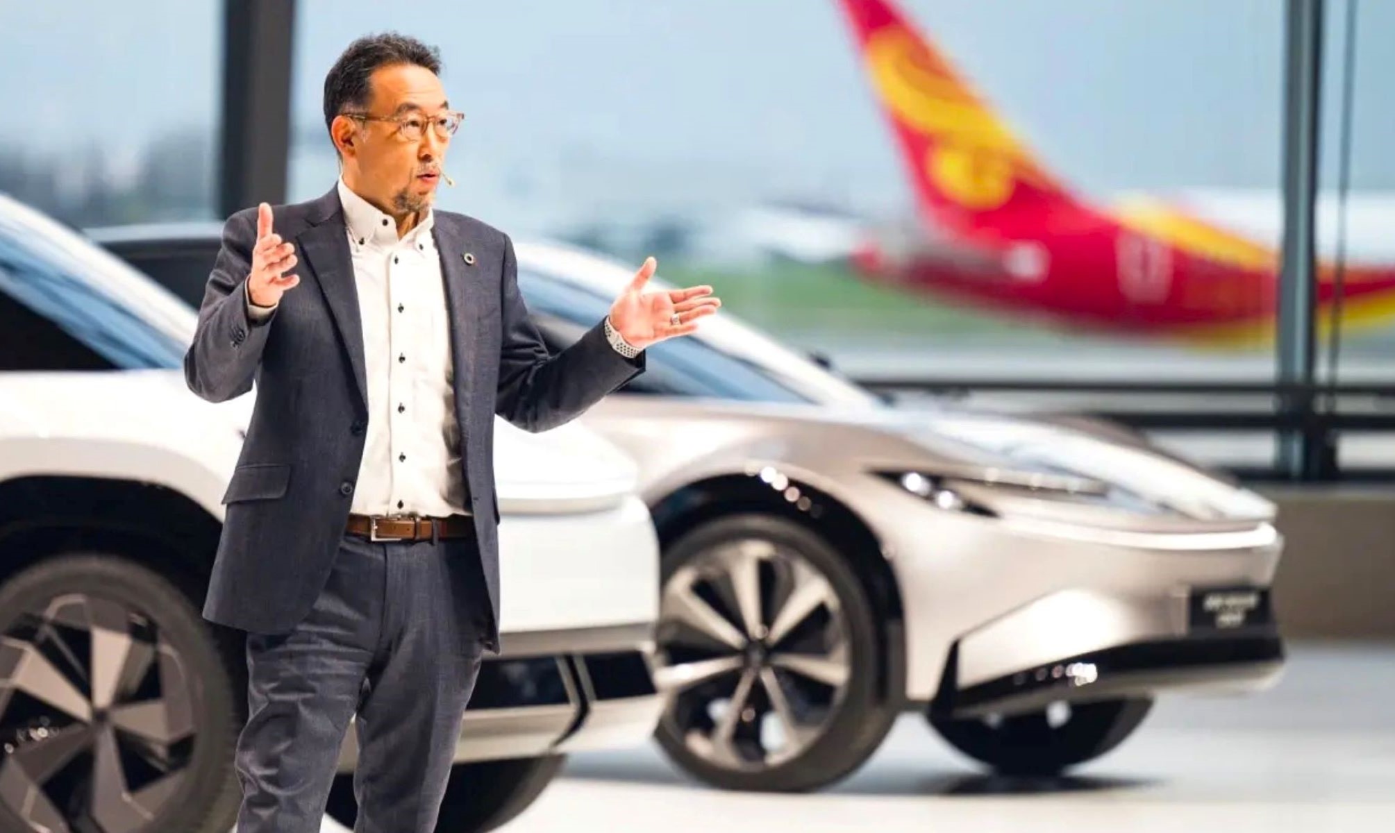 El CEO de Toyota Europa está en contra de la actual normativa que contempla la UE. Y exige cambios sustanciales.