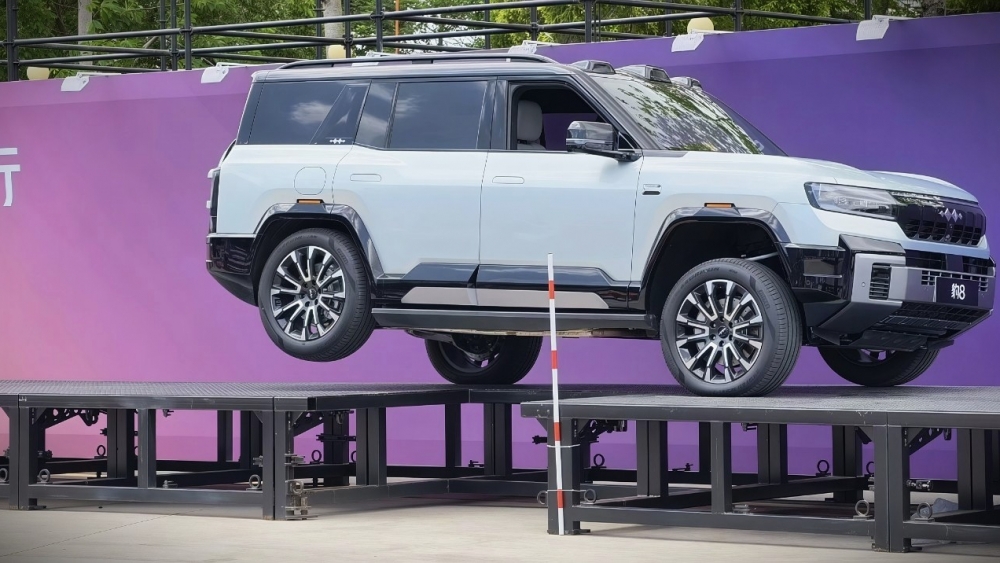 BYD fang Cheng Bao 8 3 ruedas no pagar una multa SUV BYD su increíble truco tecnológic (3)