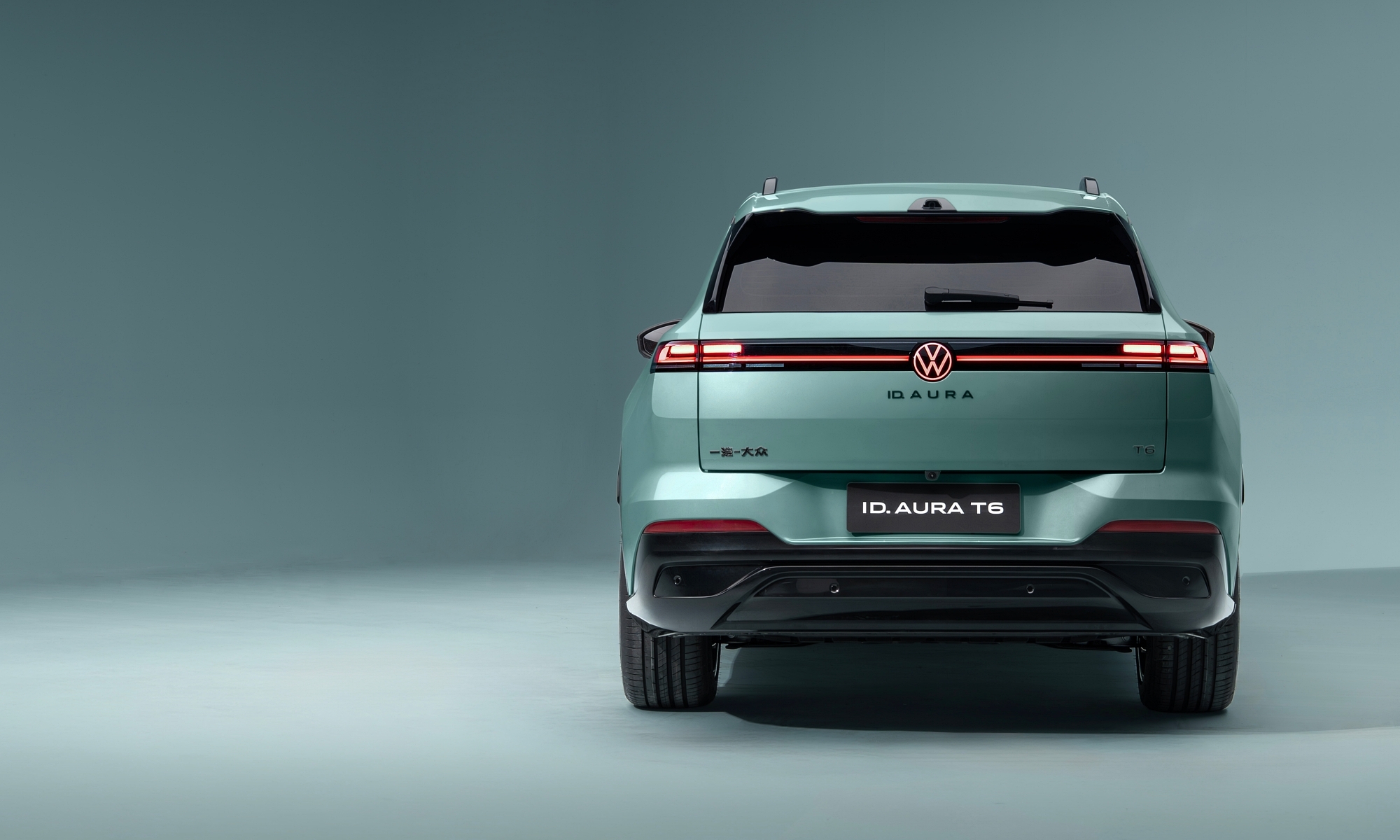El ID. Aura T6 está considerado como un rival del Tesla Model Y.