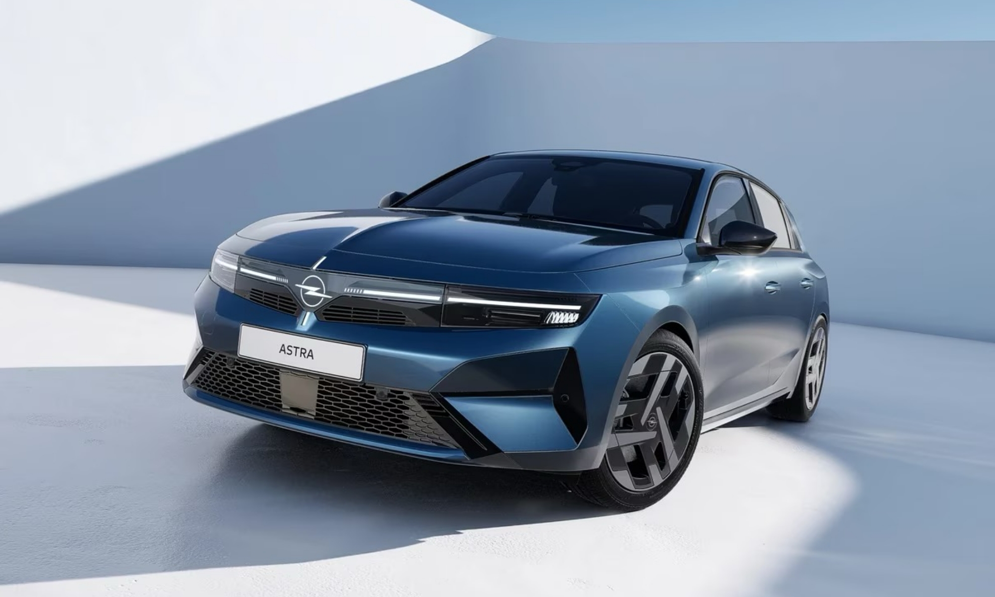 Opel acaba de presentar importantes novedades en la gama eléctrica del Astra.
