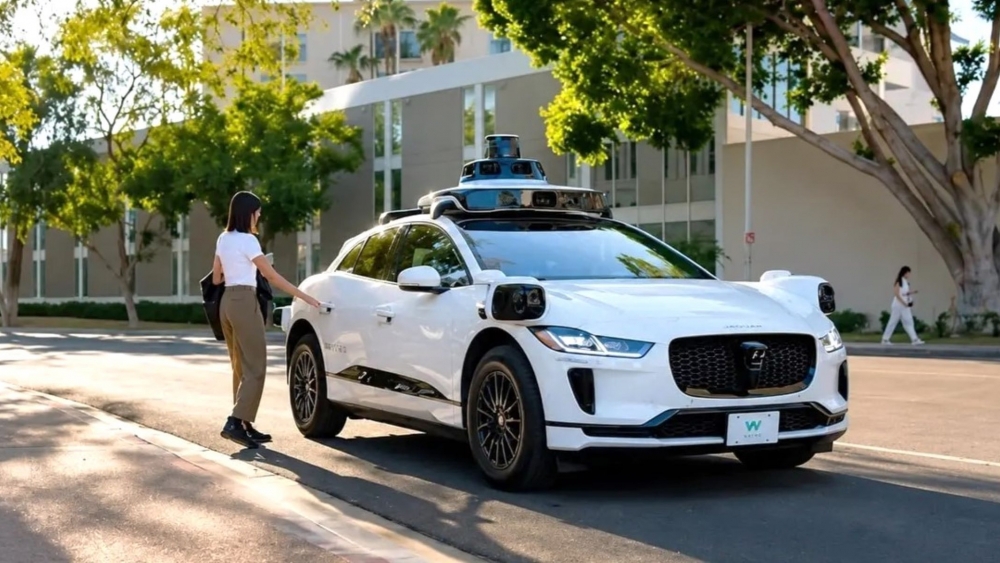 WAYMO 20 millones de viajes OK de DGT y un 68 % menos accidentes taxis sin conductor Google llegan Madrid días ( WAYMO 20 millones de viajes OK de DGT y un 68 % menos accidentes taxis sin conductor Google llegan Madrid días (