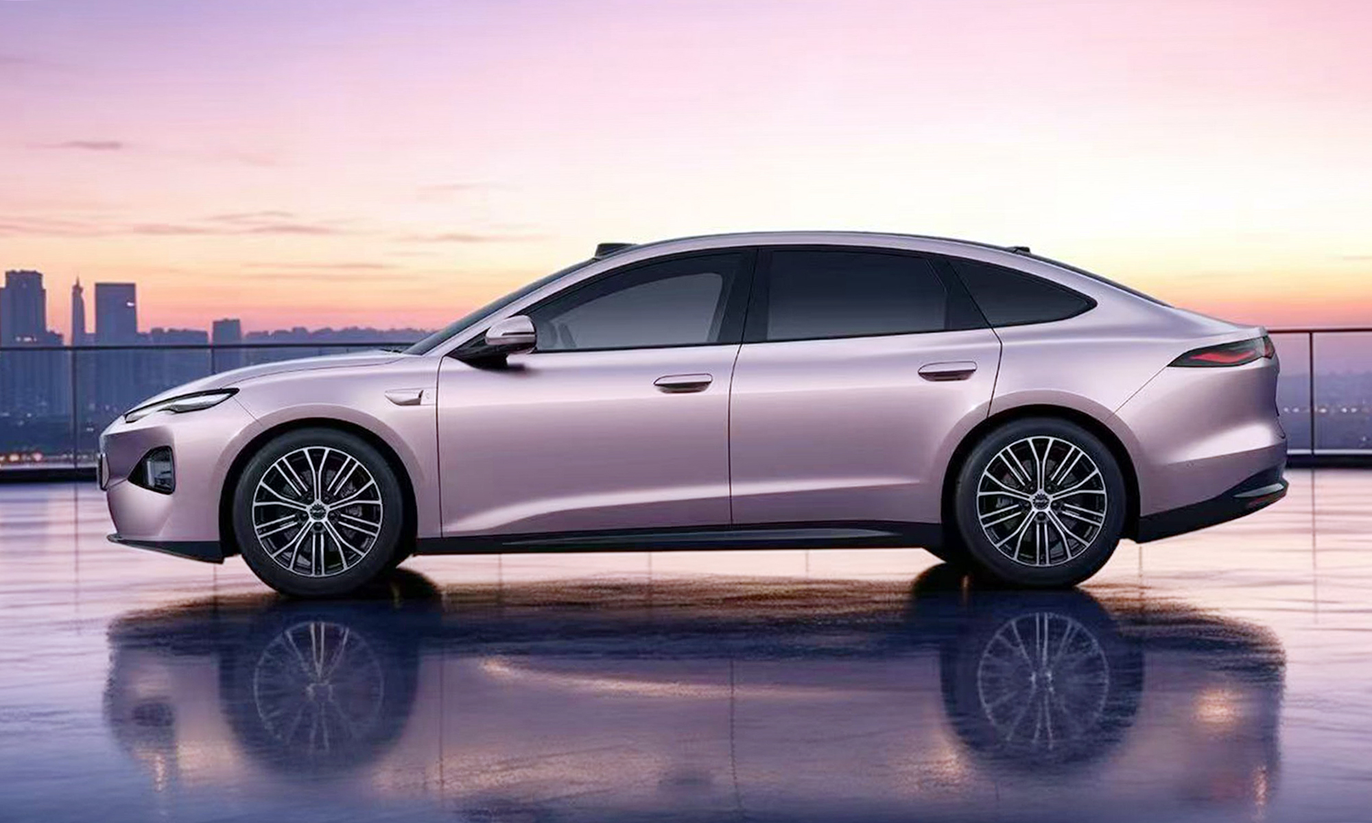 El BYD Seal 07 se actualiza con un interior más llamativo y elementos propios de modelos de lujo.