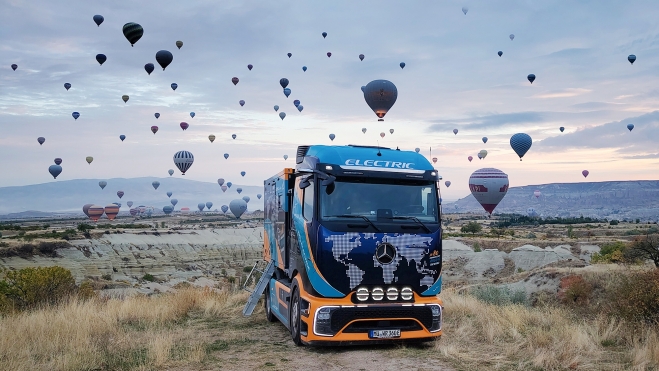mercedes eactros world tour
