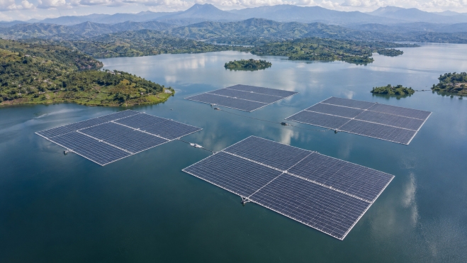 Paneles solares flotantes