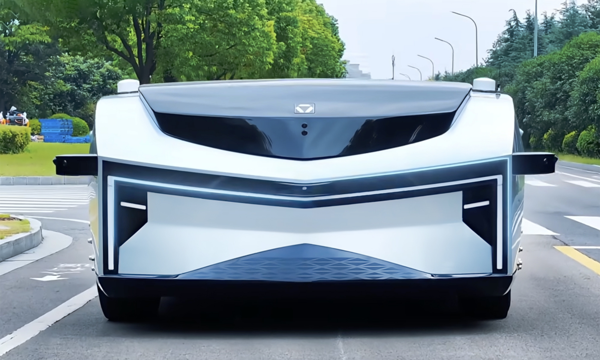XCMG presenta el SDA411, un camión eléctrico de carga y logística totalmente autónomo.