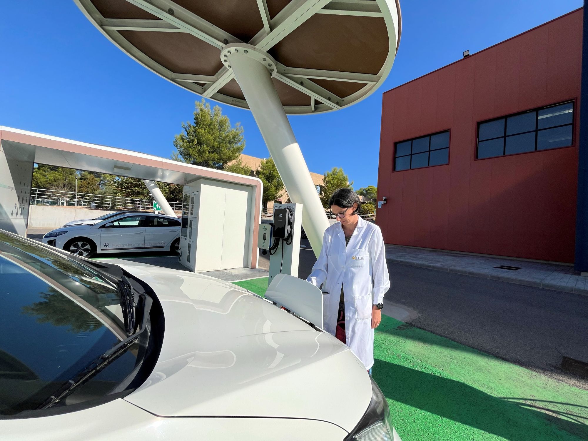 Proteger digitalmente las infraestructuras es clave para la seguridad de la movilidad eléctrica.
