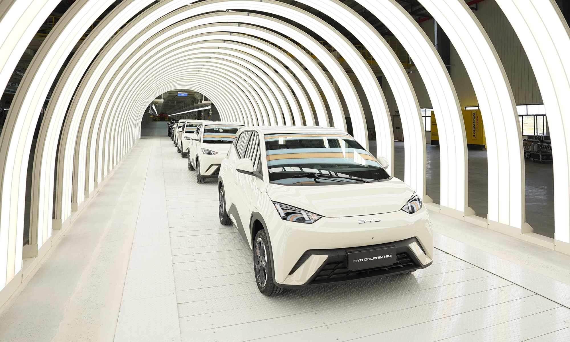 BYD vuelve a romper todas las estadísticas superando el millón de trabajadores en todo el mundo.