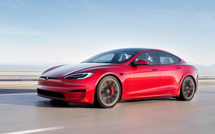  Elon Musk anuncia la cancelación del Tesla Model S Plaid+. 
