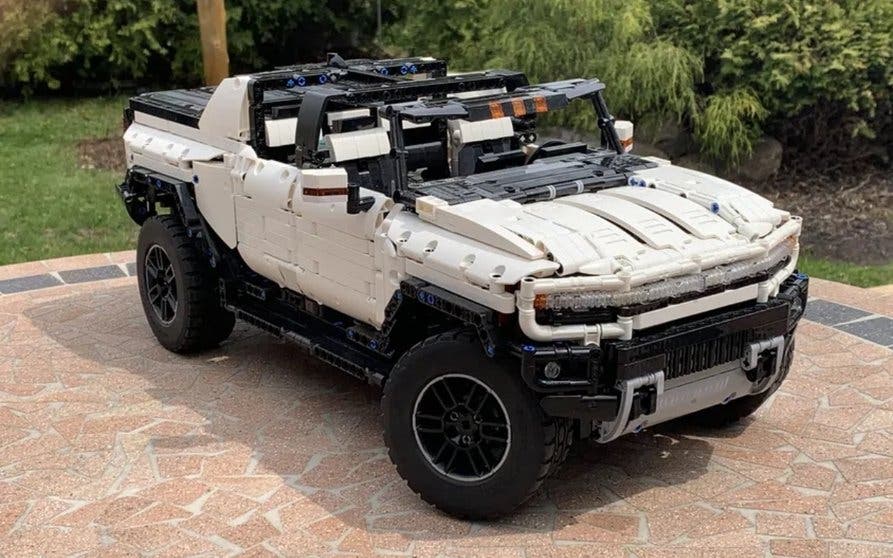  Este Hummer de LEGO también es eléctrico y tú puedes hacerlo realidad 