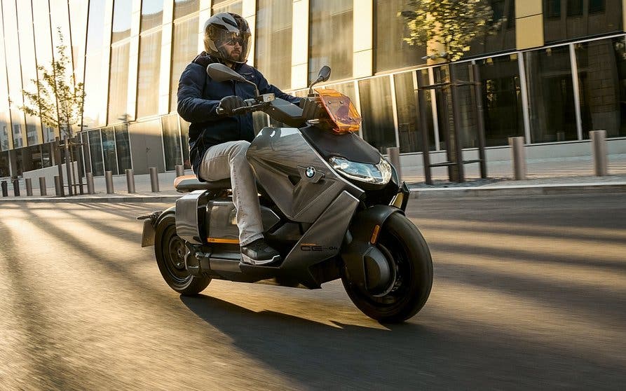  Nuevo BMW CE 04, el scooter eléctrico de BMW. 