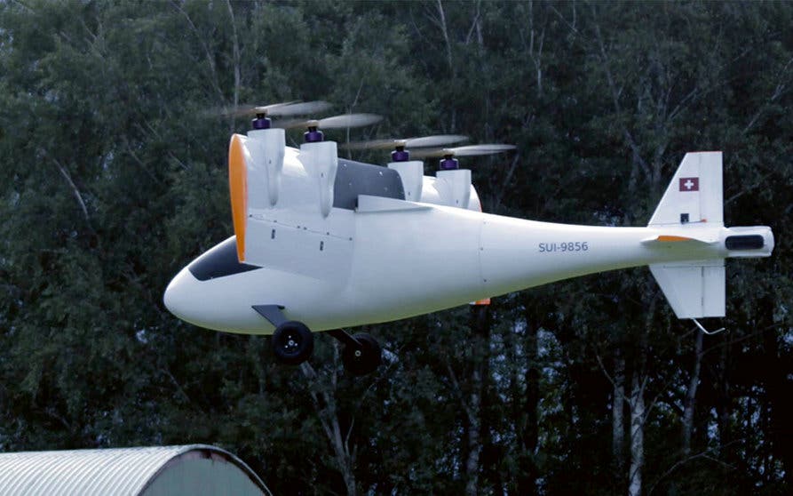  Prototipo de avión eléctrico VTOL aEro2 con un ala basculante sobre la que se montan cuatro rotores eléctricos. 