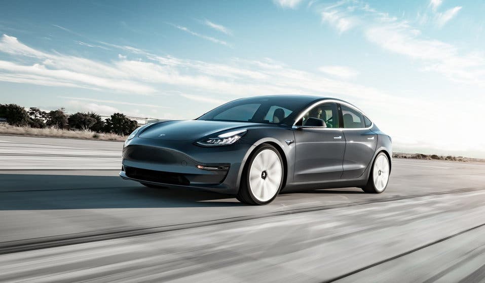  Tesla Model 3 