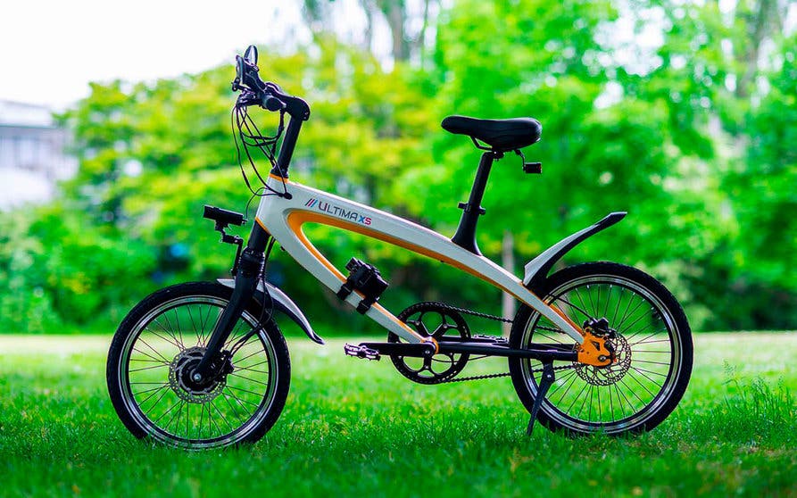  La gama de bicicletas eléctricas Ultima ebike está compuesta por la XS, la XT y los acabados Base y SE. En la imagen Ultima XS. 