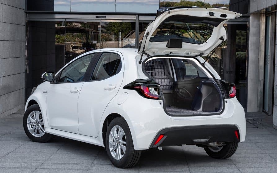  Toyota Yaris Electric Hybrid Ecovan 