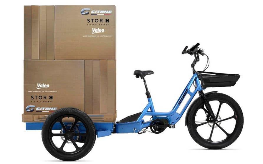  Fabricado por Cycleurope, el triciclo eléctrico Kholos e-cargo está alimentado por hidrógeno con cartuchos de Stor H y dotado de un chasis pendular y un sistema de cambio automático de siete velocidades más una marcha atrás de Valeo. Foto: Bike Europe/Cycleurope. 