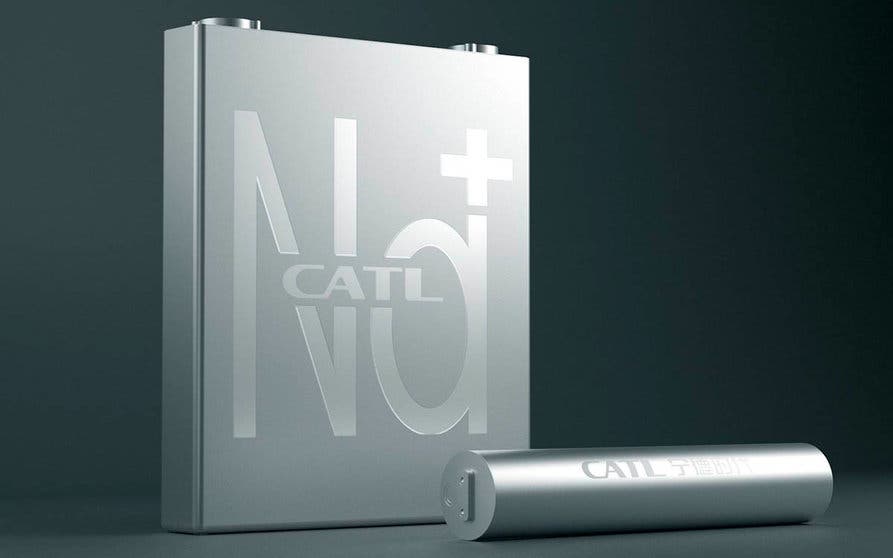  Primera generación de celdas de baterías de sodio de CATL, que se integran en un pack híbrido AB que las integra junto a celdas de litio, aprovechando las ventajas de ambas tecnologías. 
