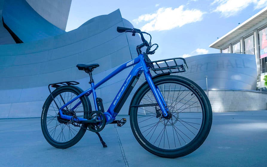  Engine-Lab E450, una bicicleta eléctrica sin complicaciones para los que necesitan moverse todos los días por la ciudad. 