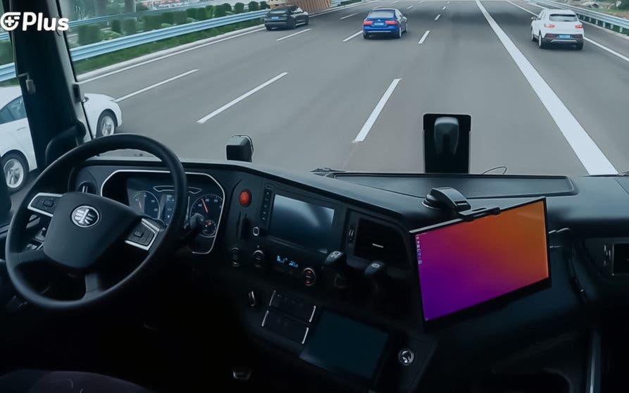  El vídeo del día: un camión autónomo de nivel 4 rodando sin nadie al volante 