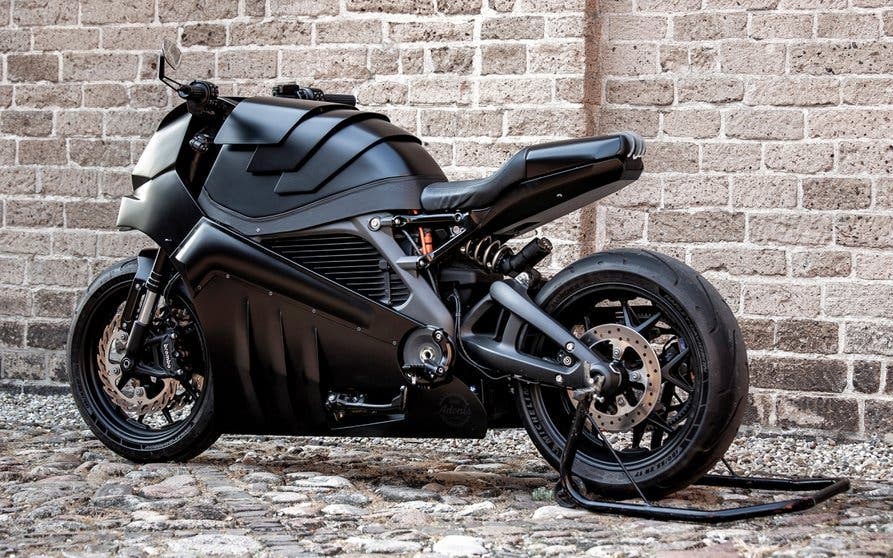  Moto Adonis le da una radical vuelta de tuerca a la Harley-Davidson LiveWire 