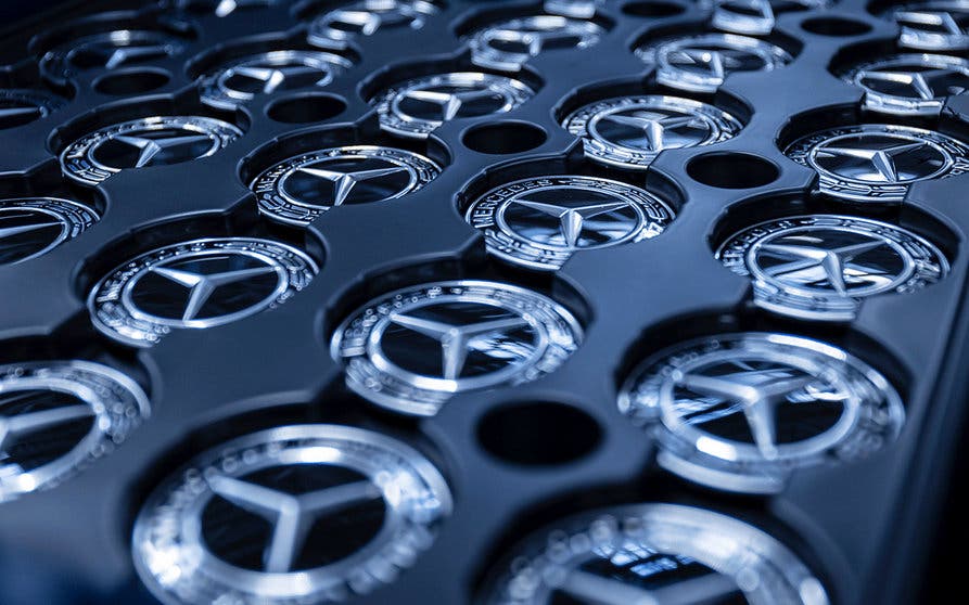  Mercedes intensifica su colaboración con el fabricante de baterías GROB-WERKE 