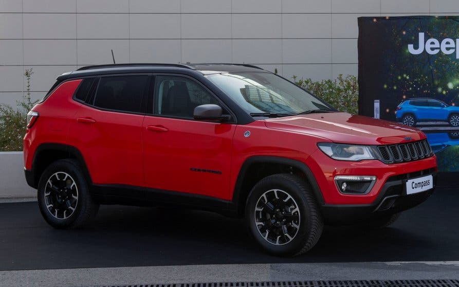  El Jeep Compass 4xe híbrido enchufable, por 280 euros/mes con seguro incluido 