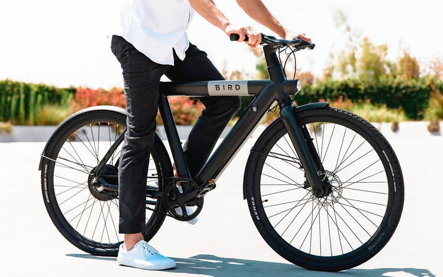  El diseño de la Bird Bike recuerda (quizás demasiado) al de las bicicletas eléctricas del fabricante neerlandés VanMoof. 