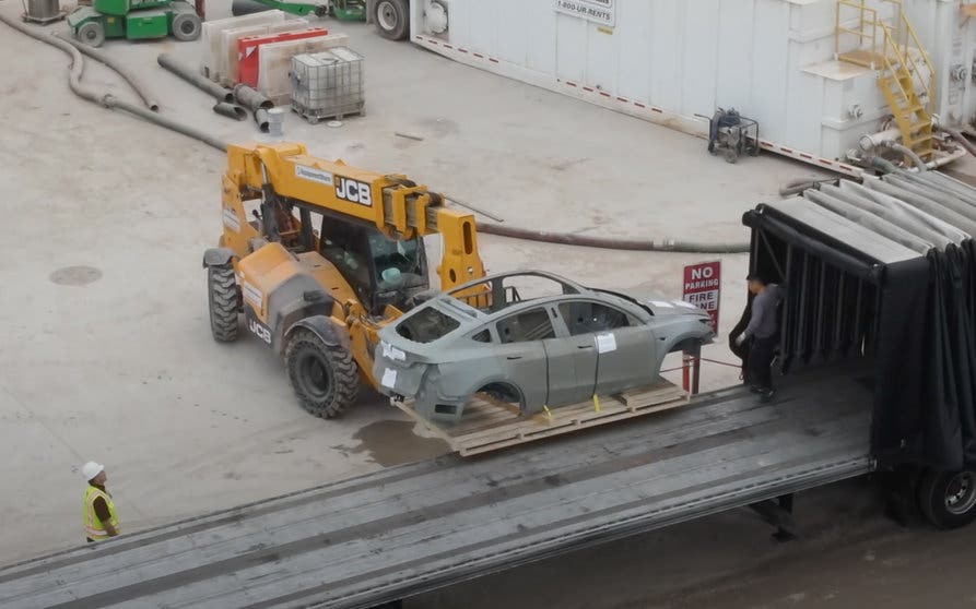  Carrocería vista en la fábrica de Tesla. 