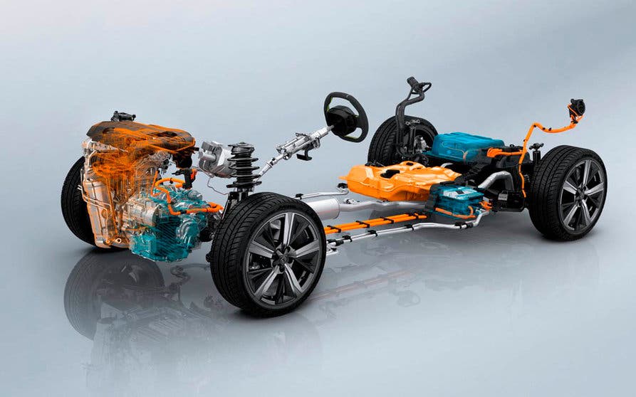  El Peugeot e-308 incluirá un motor más potente y una batería más eficiente que el e-208 y el e-2008, formada por las nuevas celdas ternarias NCM 811 (80% de níquel, un 10% de cobalto y un 10% de manganeso). Imagen: arquitectura eléctrica del Peugeot 308 híbrido enchufable. 