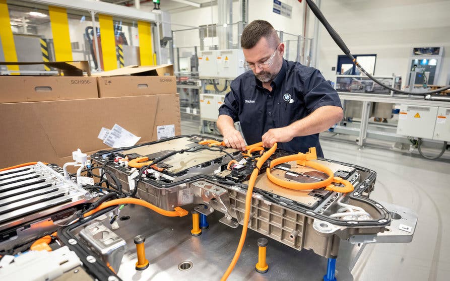  BMW no incrementará la producción de baterías propias, seguirá confiando en sus socios 
