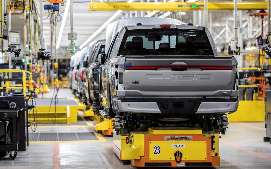  Ford quiere fabricar 600.000 vehículos eléctricos en 2024, aunque necesita ayuda 