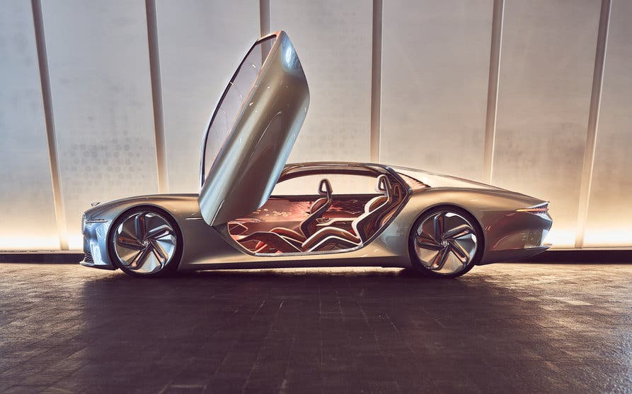  Primeros detalles del primer coche eléctrico de Bentley, que tendrá carga inalámbrica 