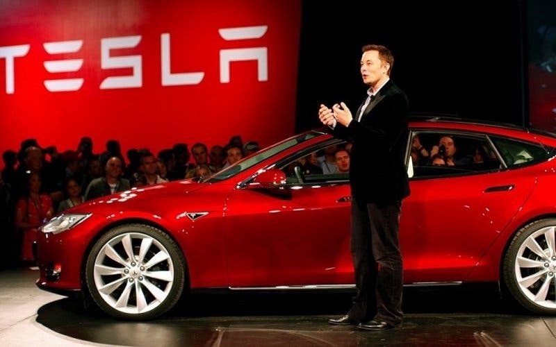 Elon Musk habría visitado Chile para garantizar el suministro de litio de  Tesla