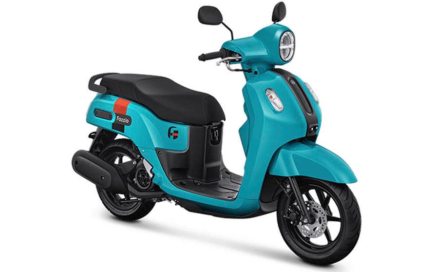  El scooter híbrido eléctrico Yamaha Fazzio está homologado como una motocicleta eléctrica de 125 cc. 