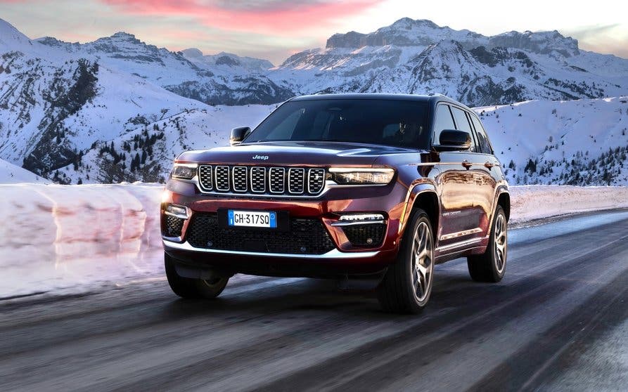  El Jeep Grand Cherokee 4xe híbrido enchufable aterriza en España 