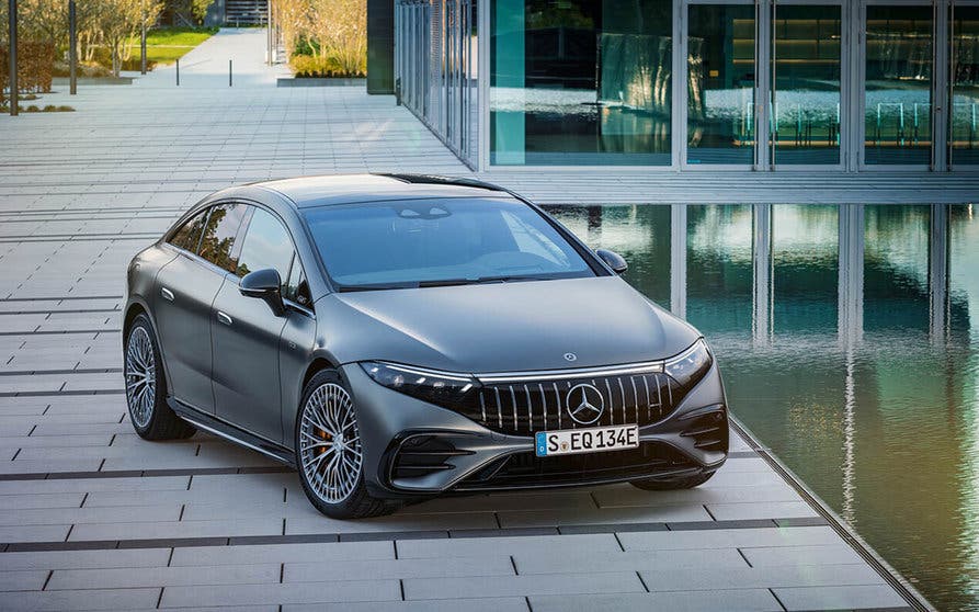  Mercedes primará sus ventas sobre los coches eléctricos y de alta gama 