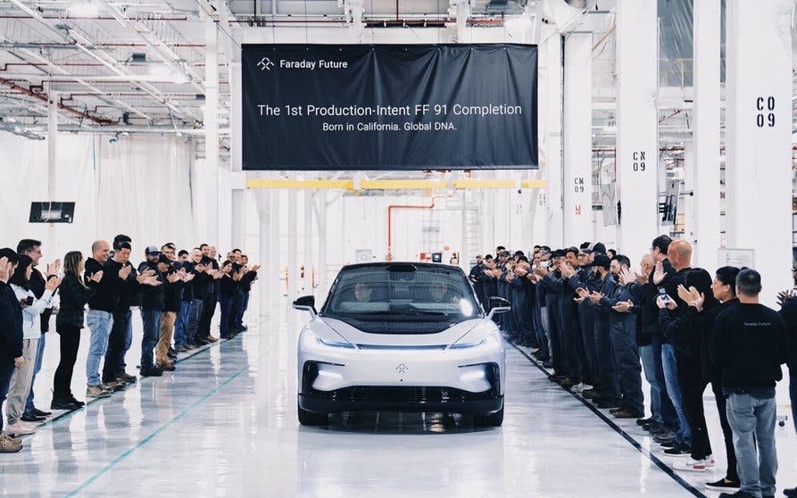  No, no estás viendo visiones: el primer Faraday FF91 sale de la línea de montaje 