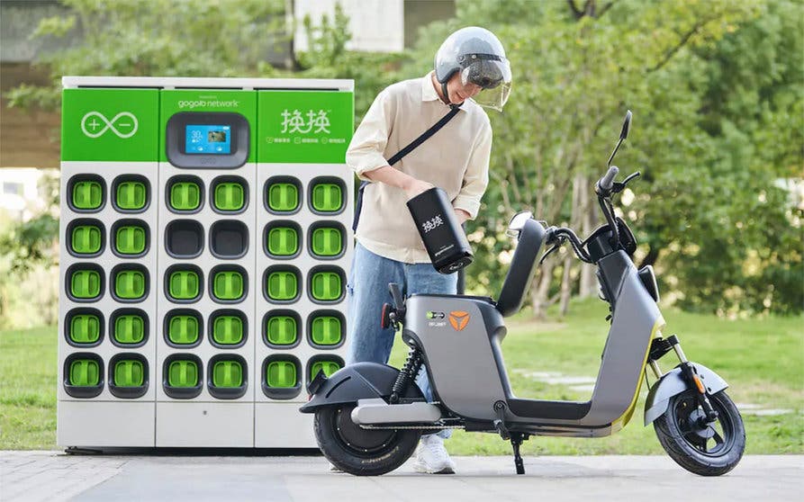  Gogoro se establece en Taiwán como estándar del intercambio de baterías para scooters eléctricos. 
