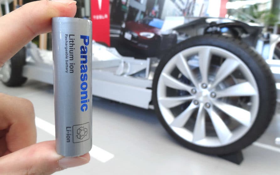  Panasonic podría abrir una nueva fábrica de baterías para Tesla. 