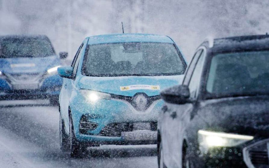  ADAC pone a prueba la pérdida de autonomía de varios coches eléctricos en climas fríos. 