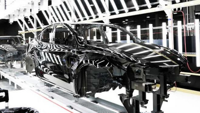  La Gigafactoría de Tesla en China cierra dos días para frenar el avance del COVID 