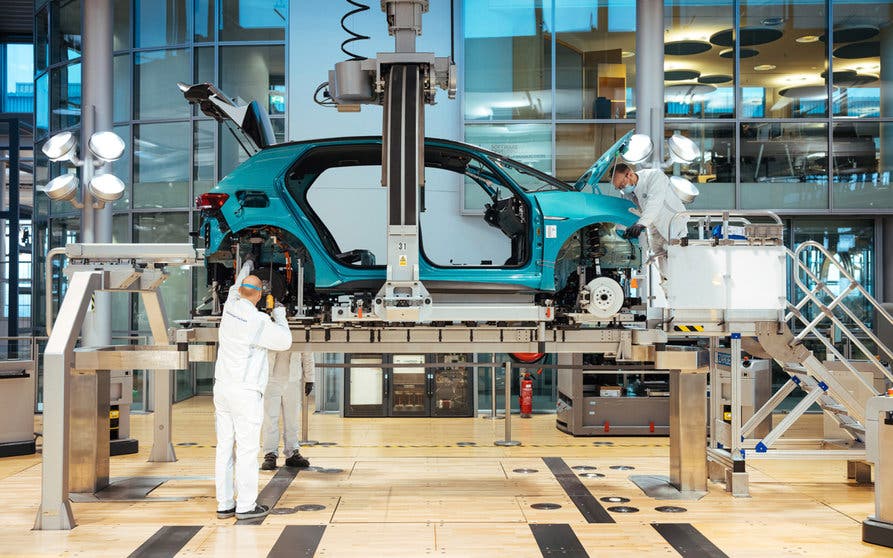  El Grupo Volkswagen vuelve al trabajo: las fábricas de coches eléctricos retoman la actividad 