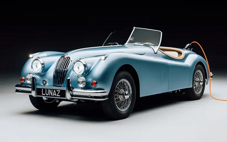  David Beckham regala a su hijo un Jaguar XK140 eléctrico de 508.000 euros 