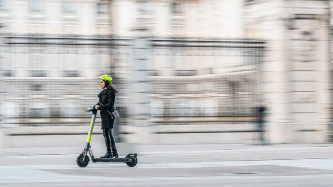  Un nuevo estudio habla de malos hábitos en el uso del patinete eléctrico en España 