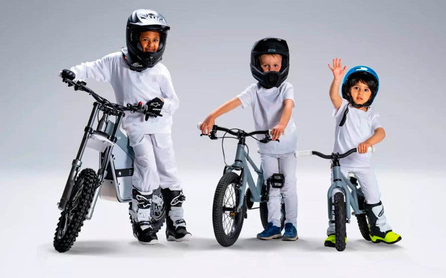  El programa Kids Evolution de Cake está formado por dos bicicletas eléctricas Ready y Steady y una motocicleta eléctrica todoterreno: Cake Go. 