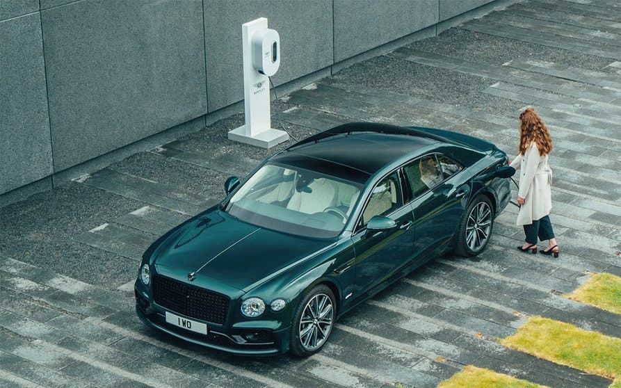 Bentley se encuentra en búsqueda activa de especialistas en coches eléctricos 